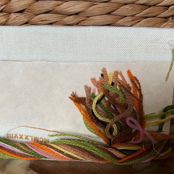 Bear Crewel Pattern and Thread - Picture 3 of 4